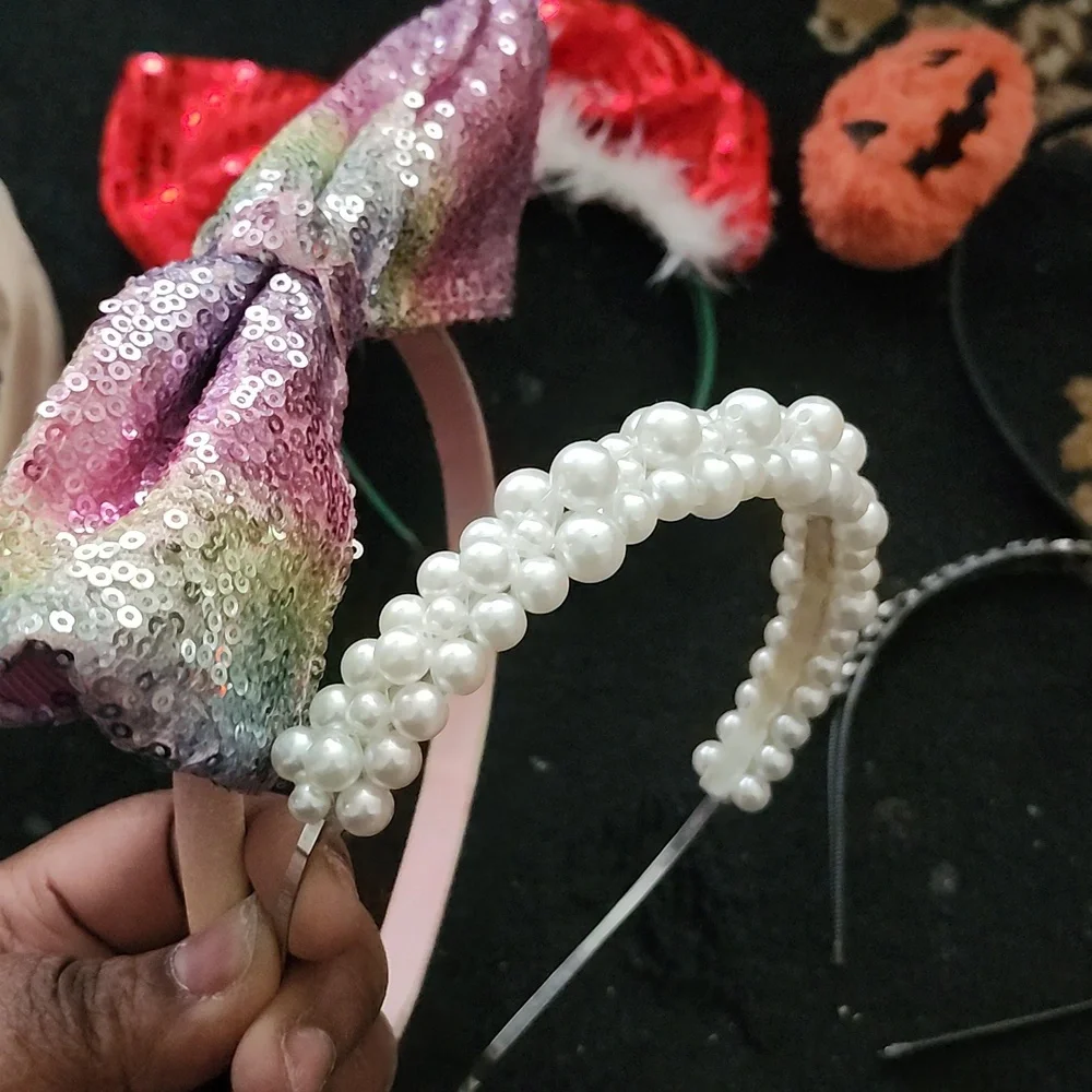 Assorted Decorative Headbands-🎀Pink, 🎄Red/green, 🎃Orange/black, Pearl, Black